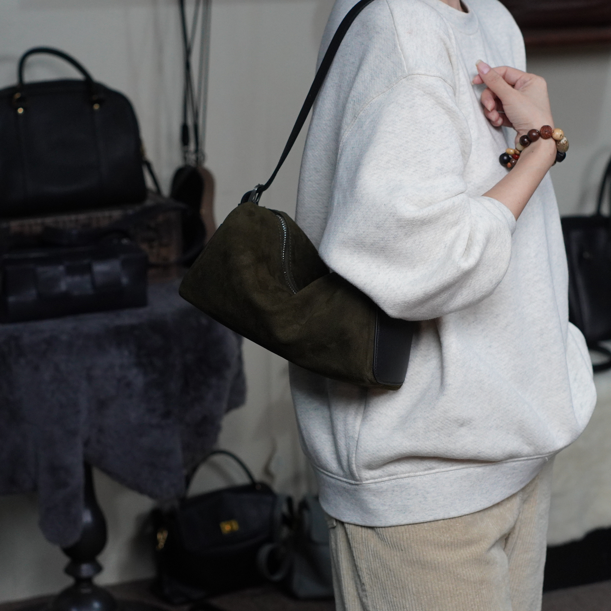 [冰语]2025秋冬新款包包 简约时尚牛皮手提单肩斜挎笔筒包-251115