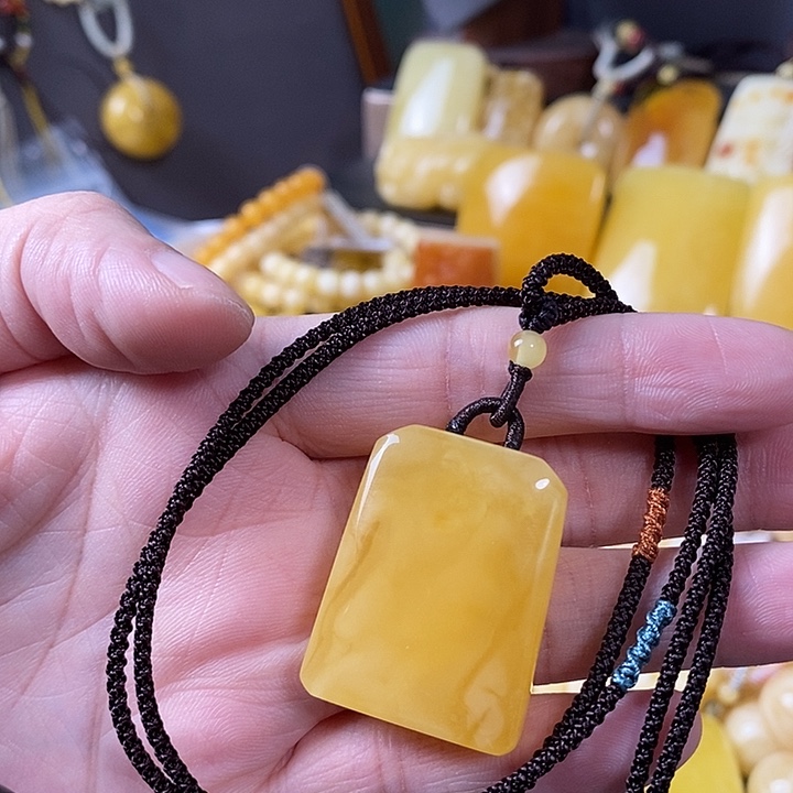 琥珀未镶嵌裸石无事牌