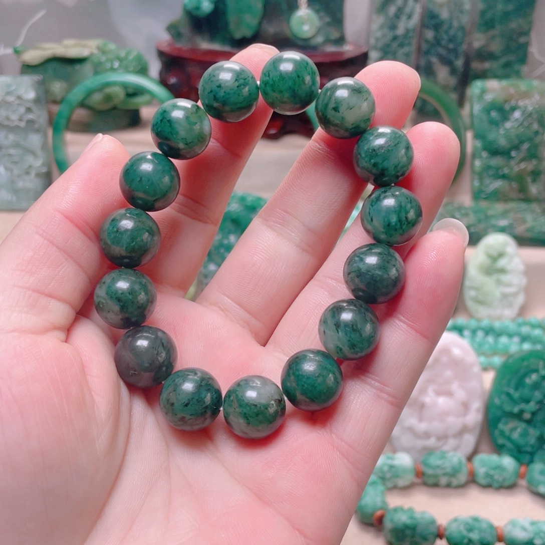 独山玉未镶嵌颈饰