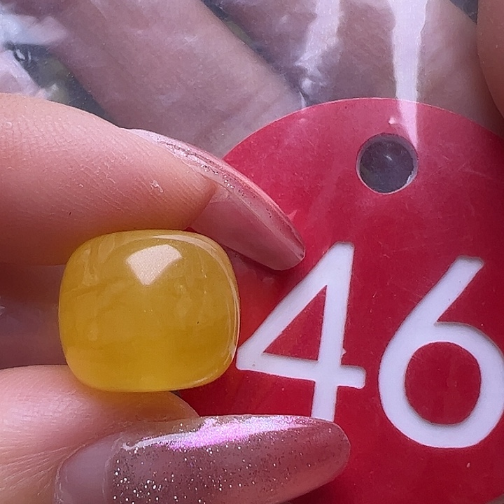 未镶嵌蜜蜡裸石微瑕12.8mm鸡油黄老型