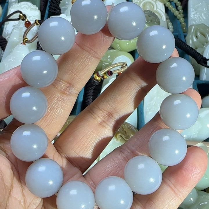 和田玉（糖玉）未镶嵌颈饰