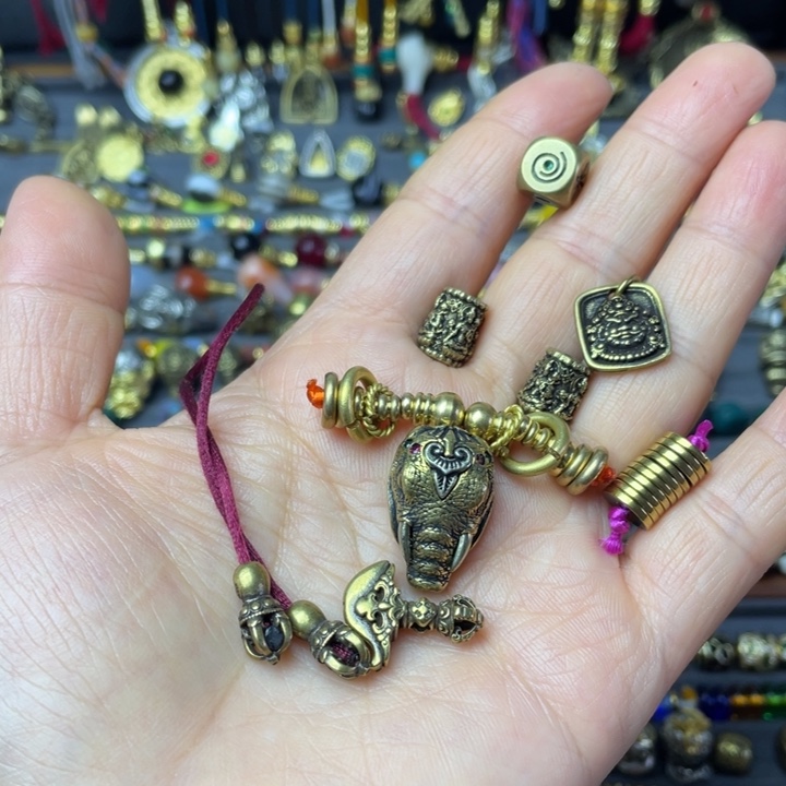 M***陈文玩配饰套餐配饰