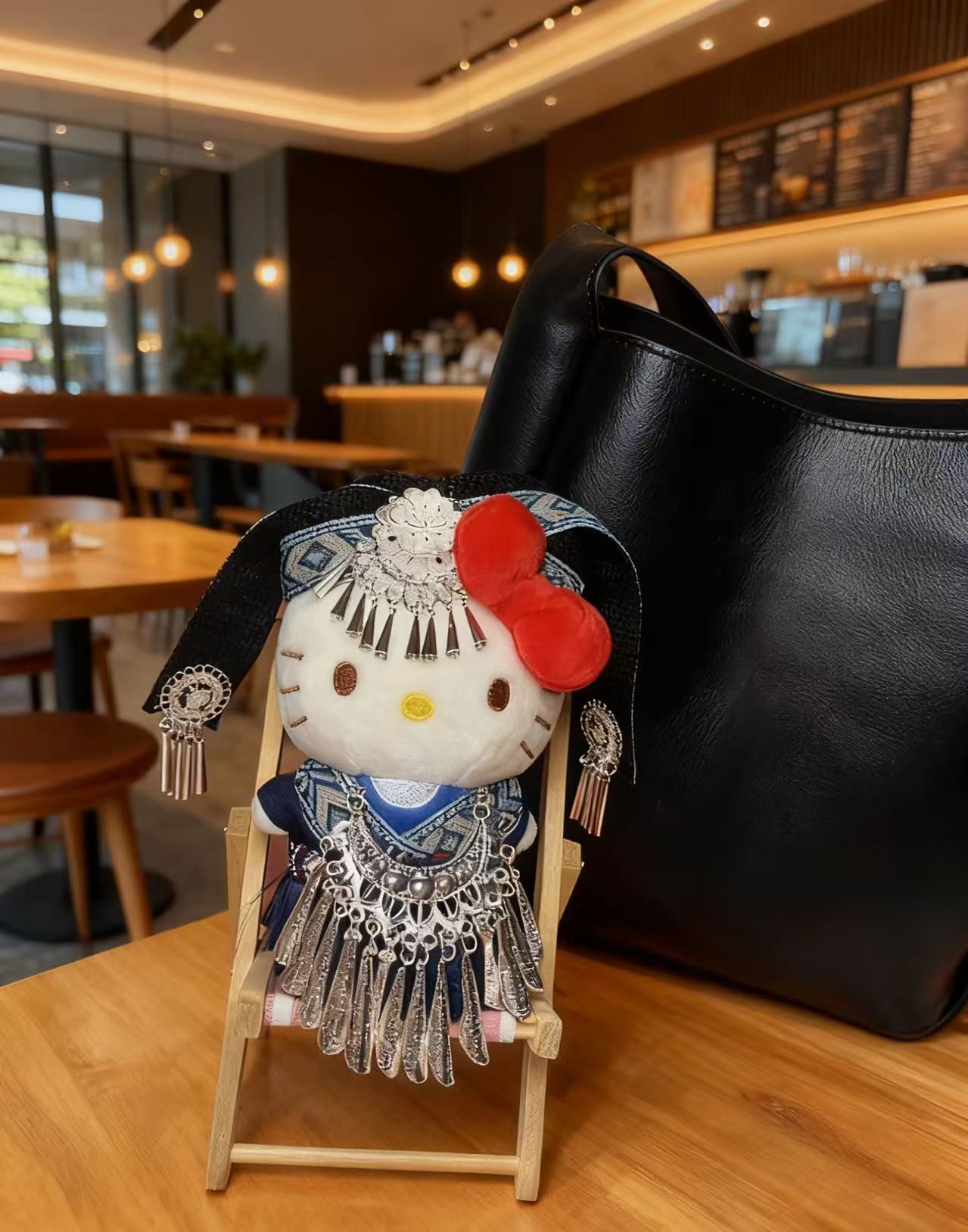 正版HelloKitty挂件苗族服饰可爱玩偶diy