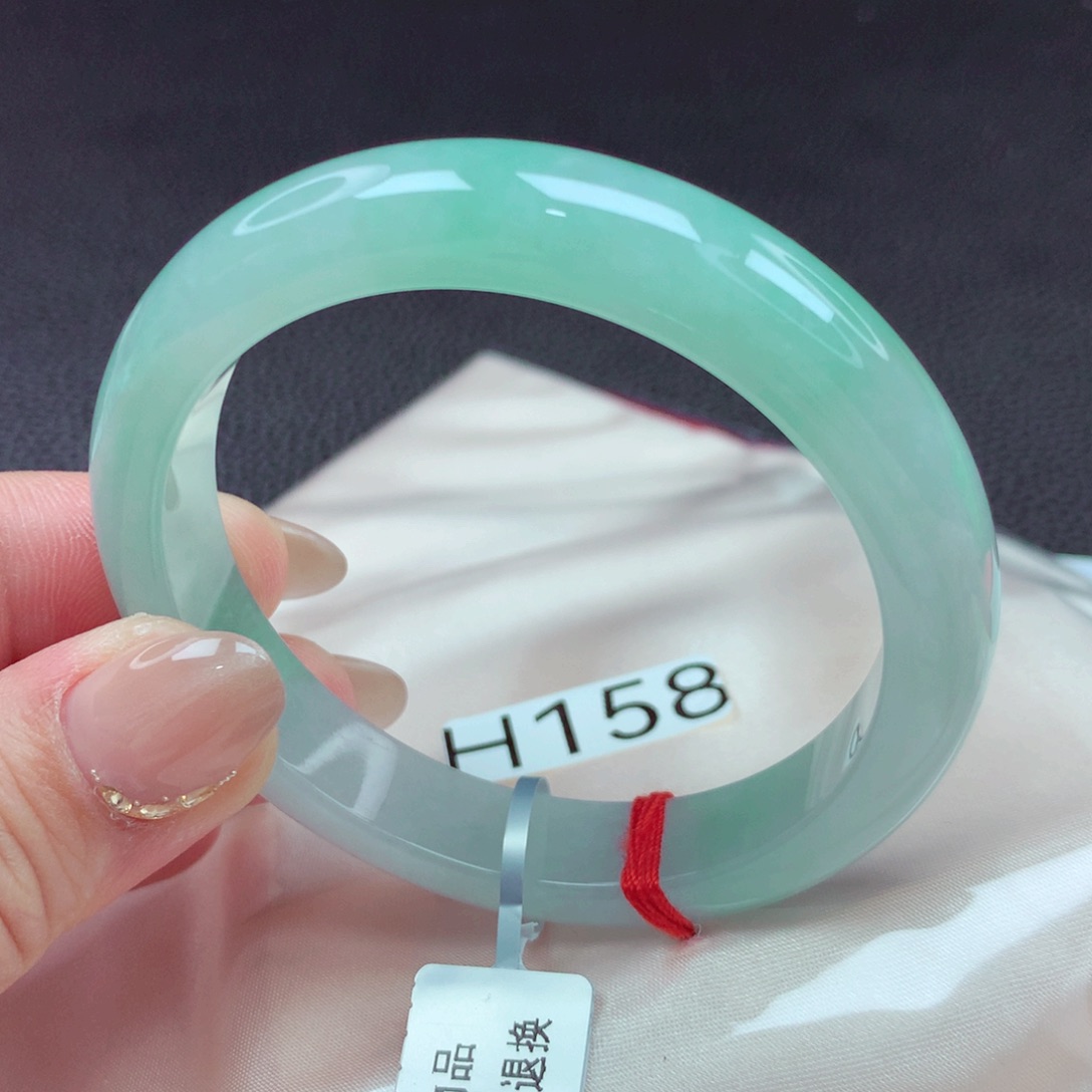 翡翠手镯未镶嵌手镯88