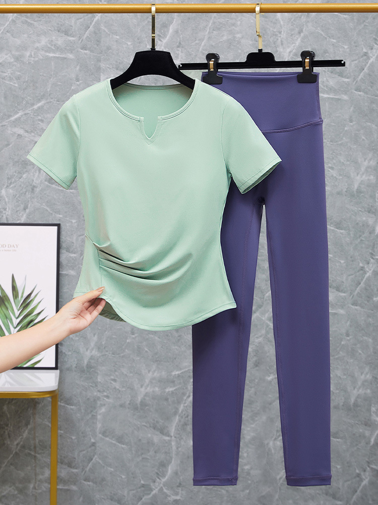 露露瑜甄裸感修身普拉提瑜伽套装带胸垫速干透气运动健身服套装女