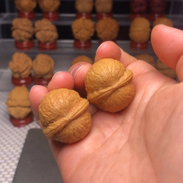 文玩核桃把件21粗筋小铁锤