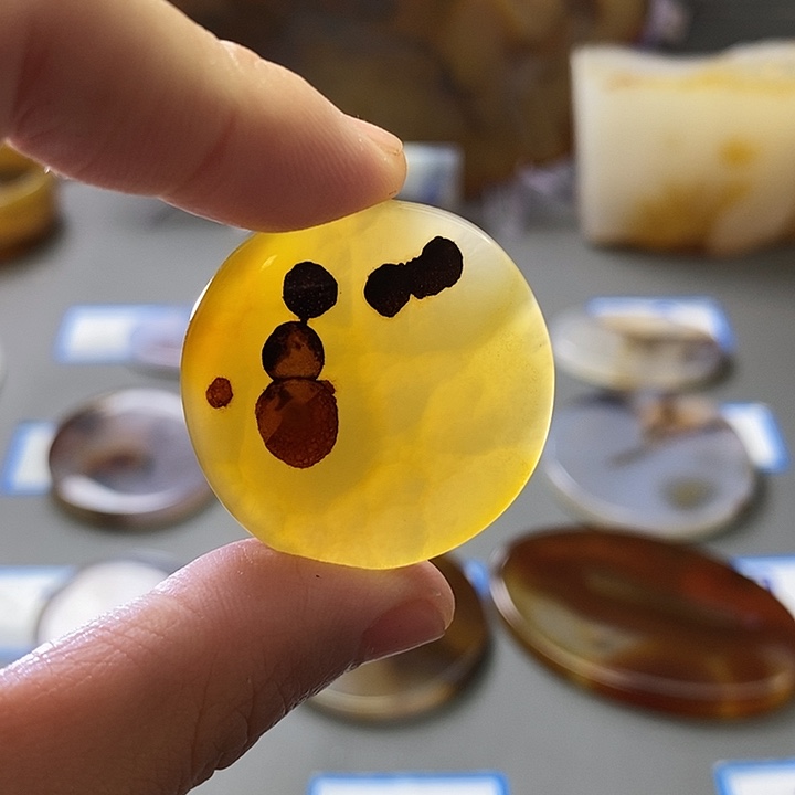 玛瑙/玉髓未镶嵌珠宝半成品135