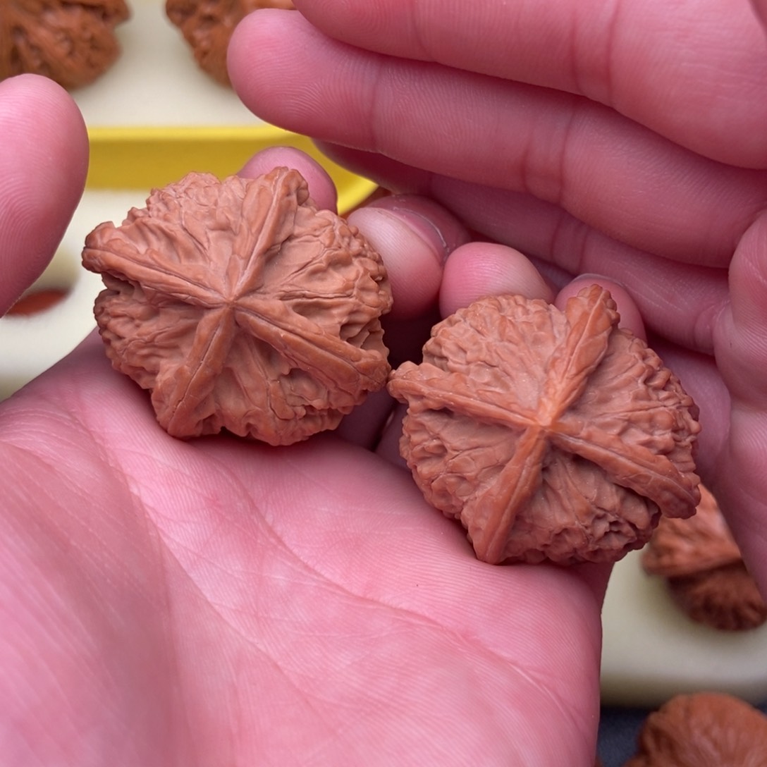 文玩核桃把件金锭元宝四棱40