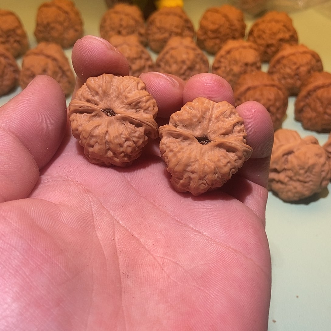 文玩核桃吊坠@**松蛤蟆头33一对