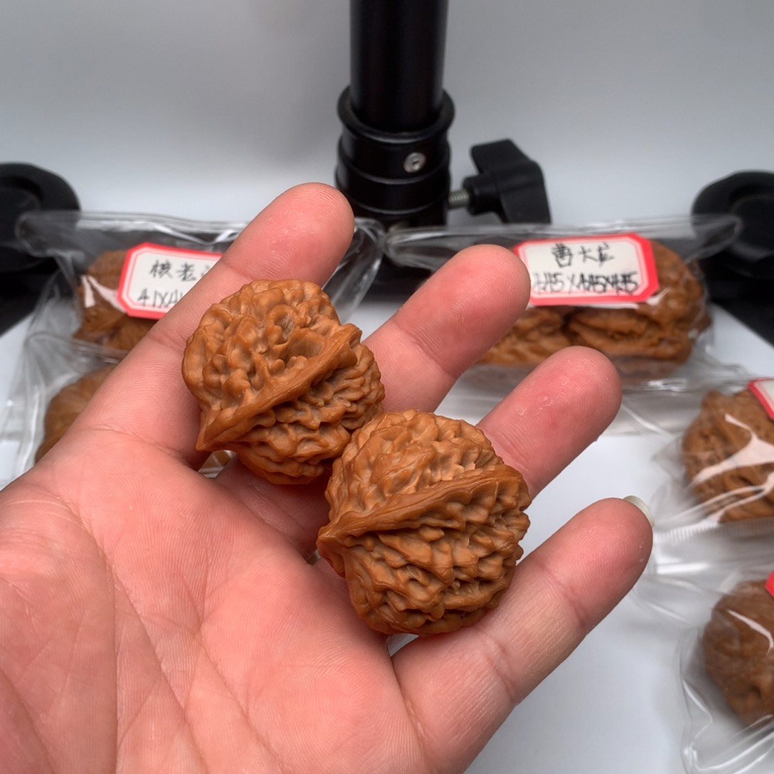 文玩核桃把件从**来秦闷