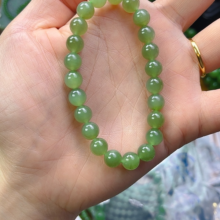 妮***娅和田玉未镶嵌颈饰