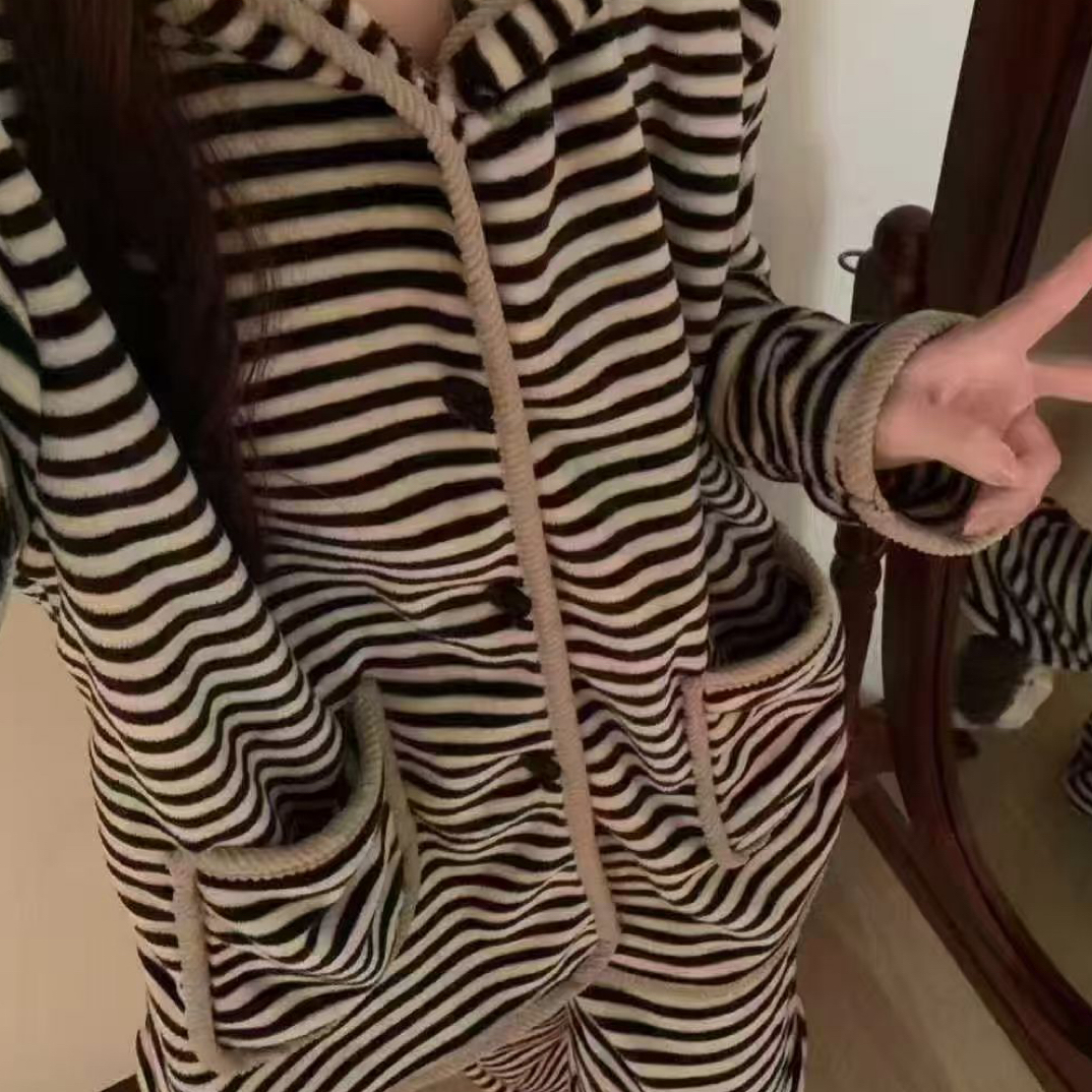 冬季甜美连帽条纹珊瑚绒女士睡衣套装舒适保暖休闲家居服