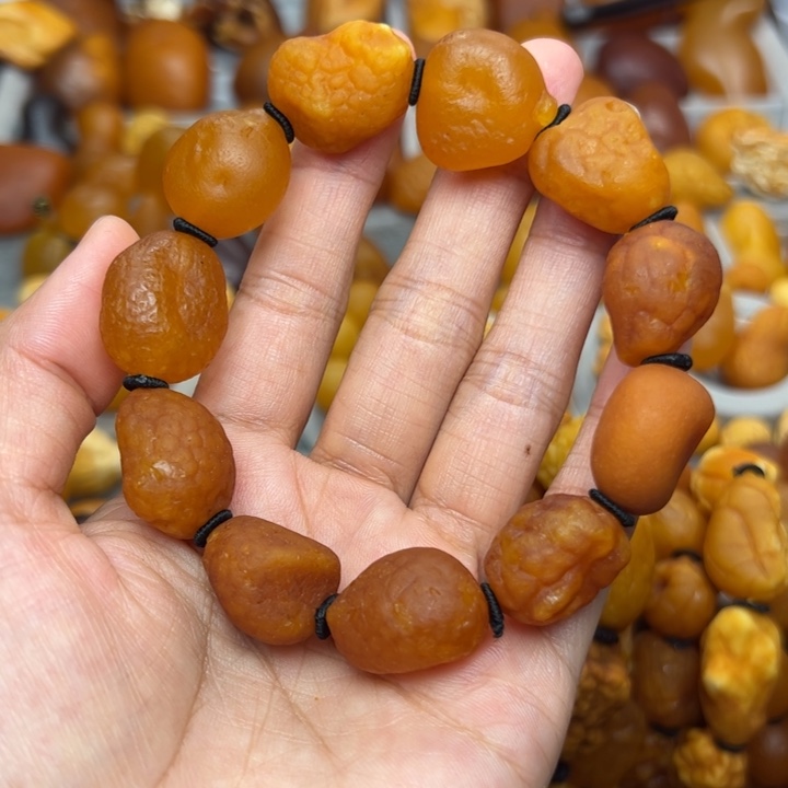 琥珀未镶嵌裸石天然蜜蜡