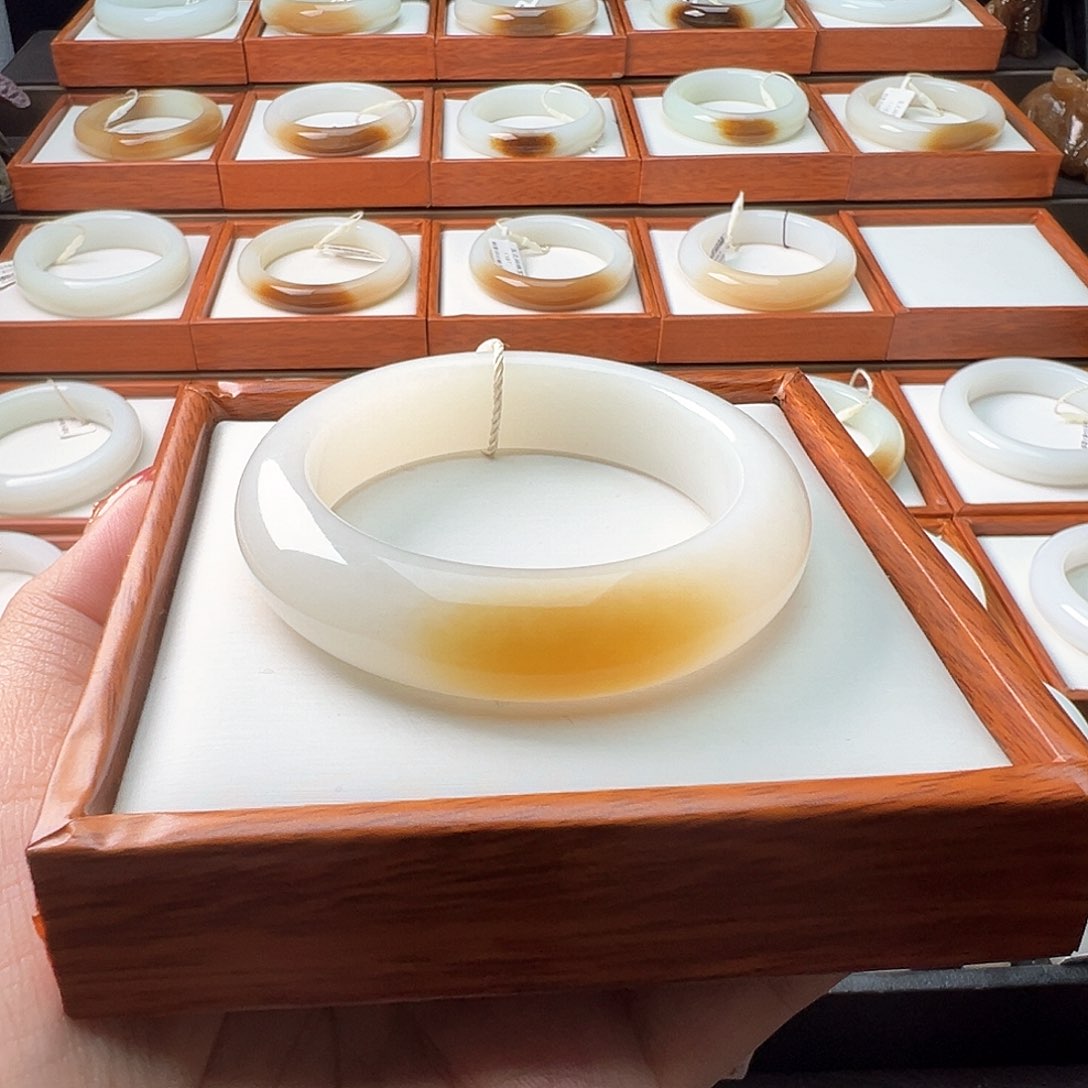 和田玉手镯未镶嵌陌****❤52