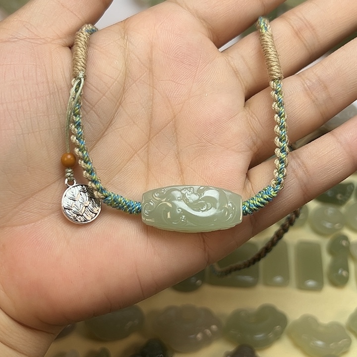 和田玉颈饰未镶嵌