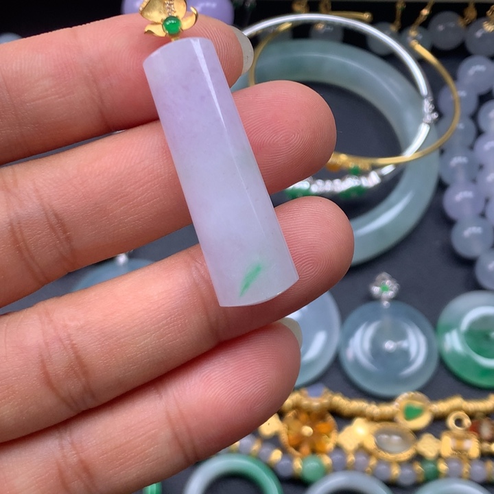 翡翠18K金镶嵌颈饰无事柱