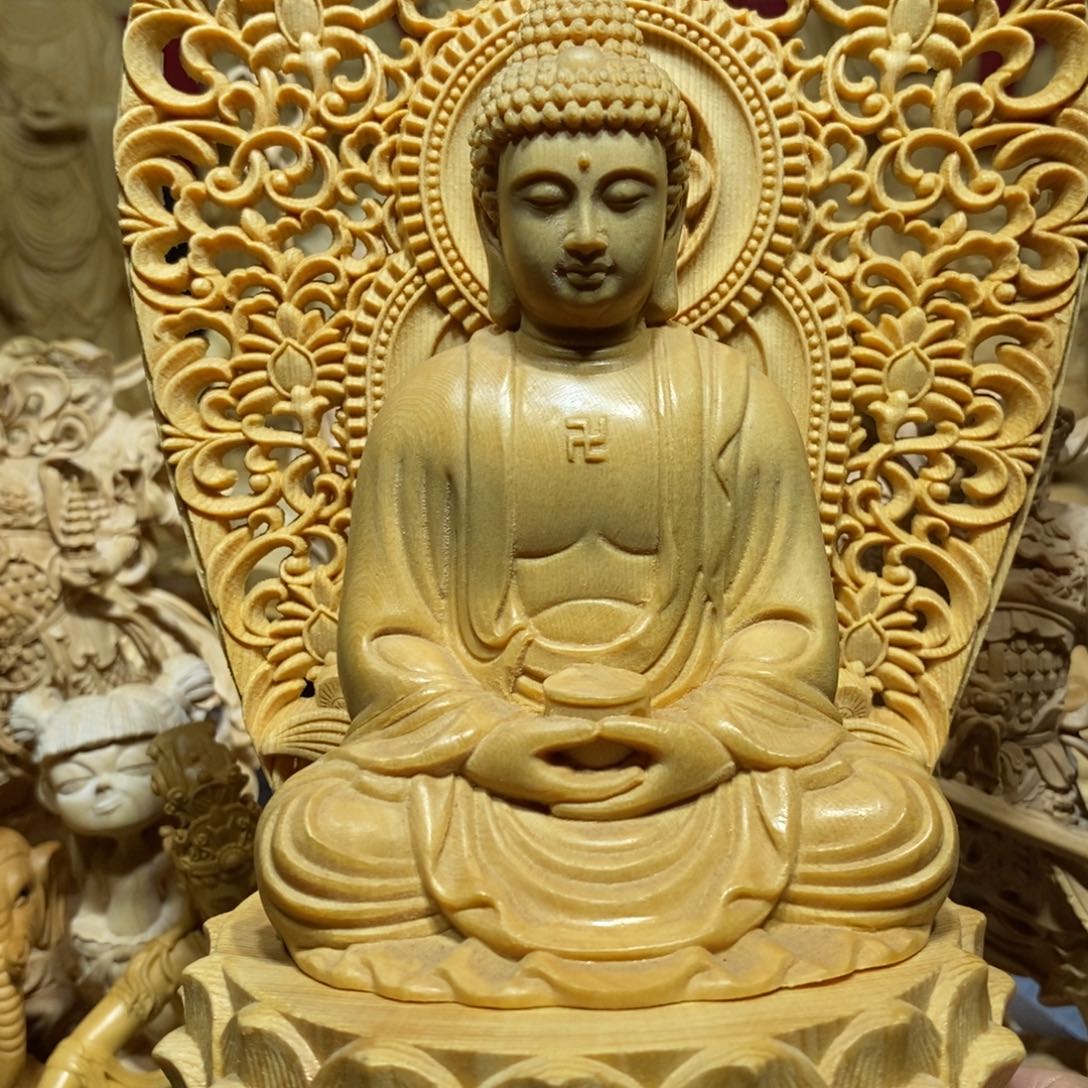 桧木?28公分高如来佛祖摆件