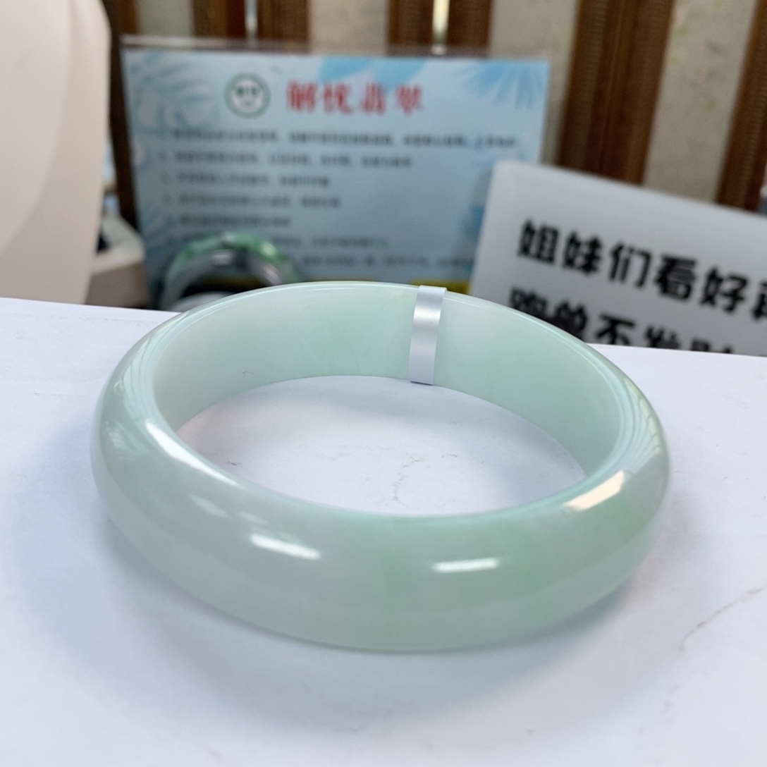 未镶嵌手镯翡翠翡翠手镯