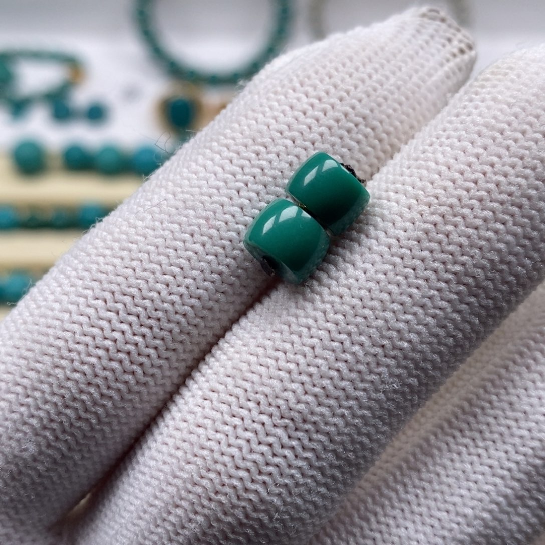 绿松石未镶嵌珠宝奇石直切对珠7.2mm