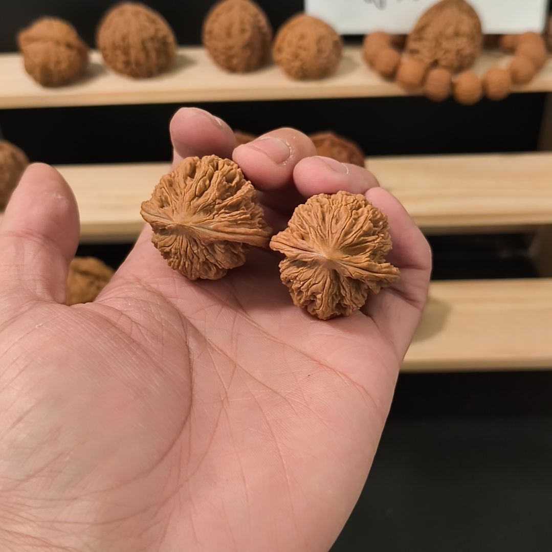 文玩核桃吊坠36麦虎