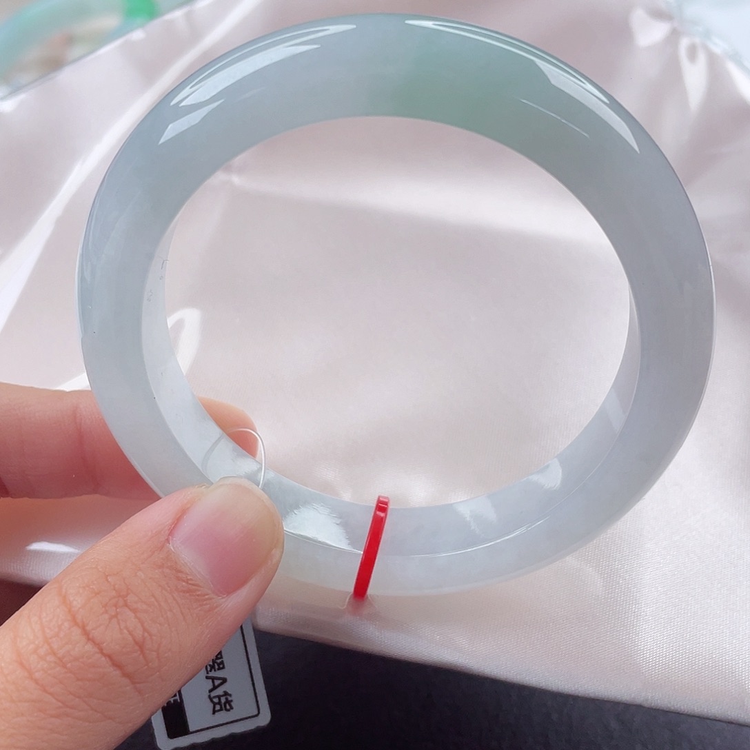 翡翠手镯未镶嵌56.8正圈