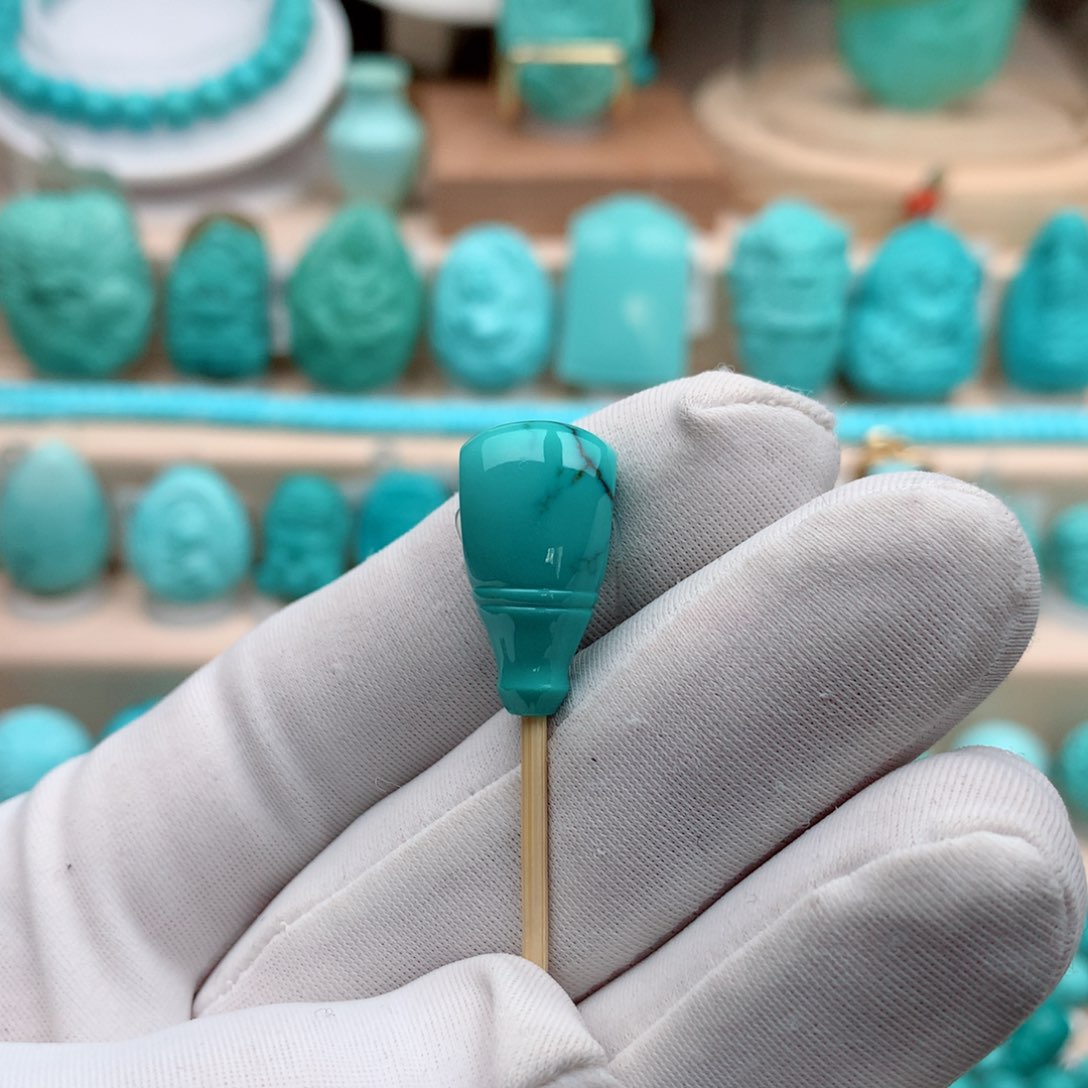 绿松石珠宝奇石未镶嵌重：2.9克