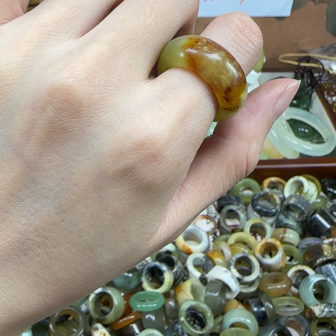 蛇纹石玉未镶嵌戒指14码