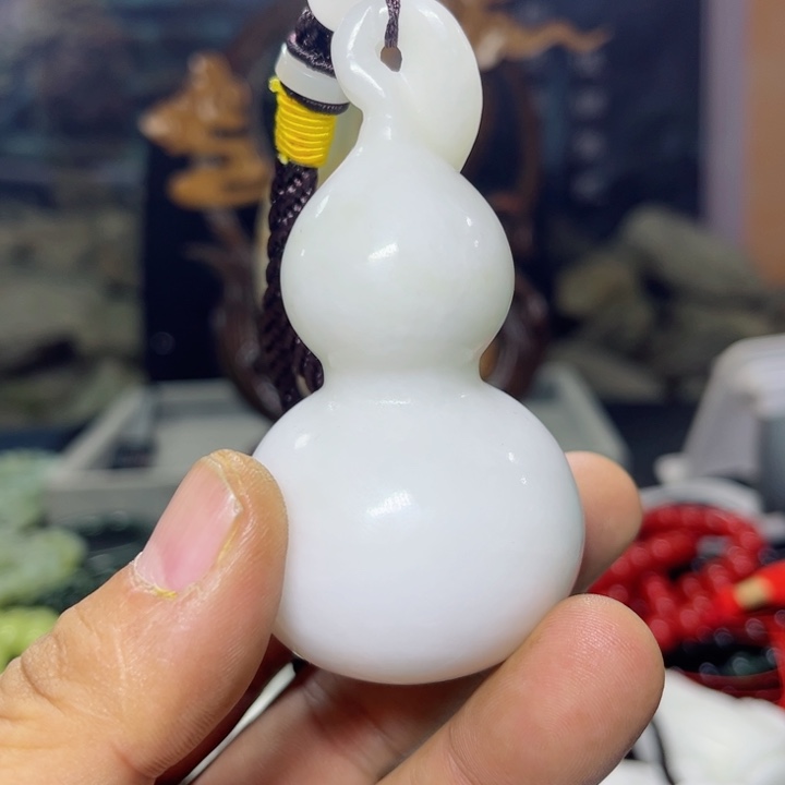 蛇纹石玉手把件未镶嵌