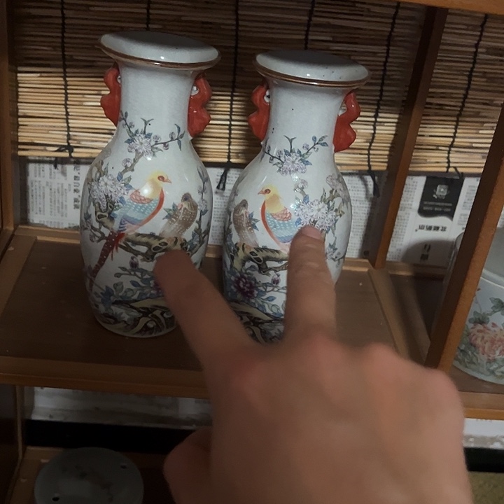 陶瓷红腹锦鸡瓶子一对