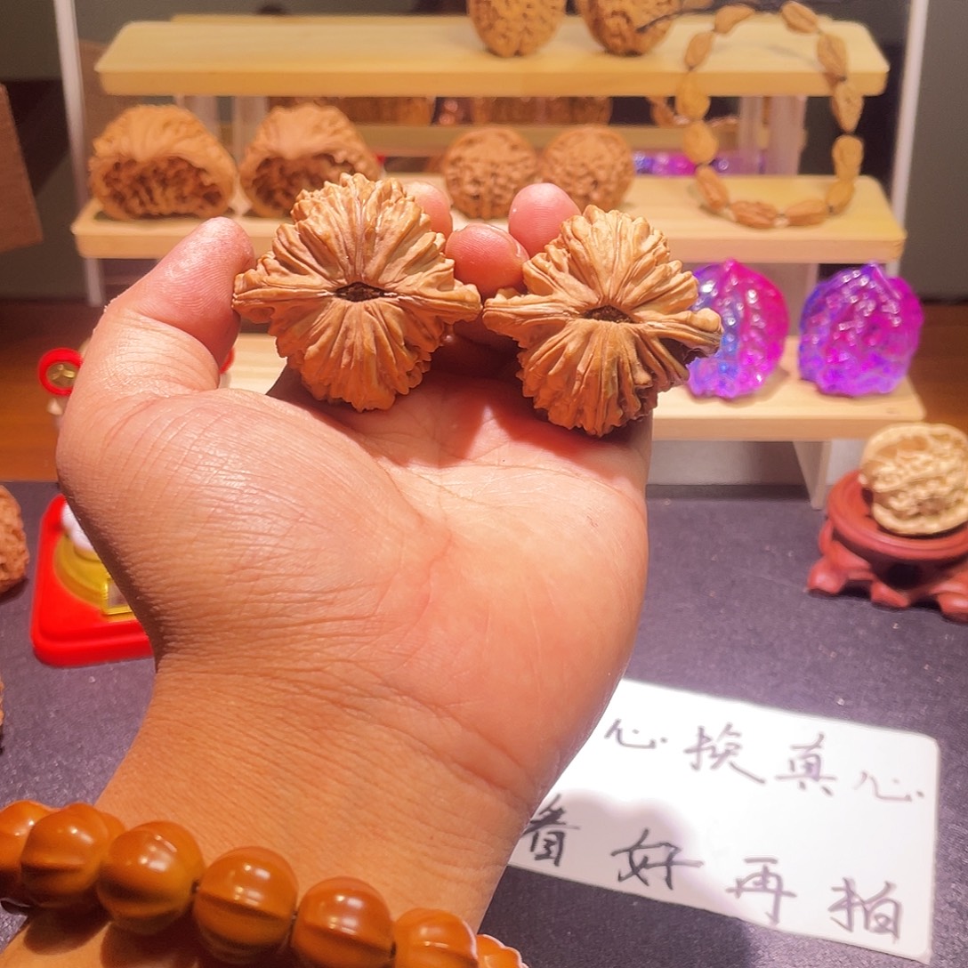 M***.文玩核桃吊坠四座楼