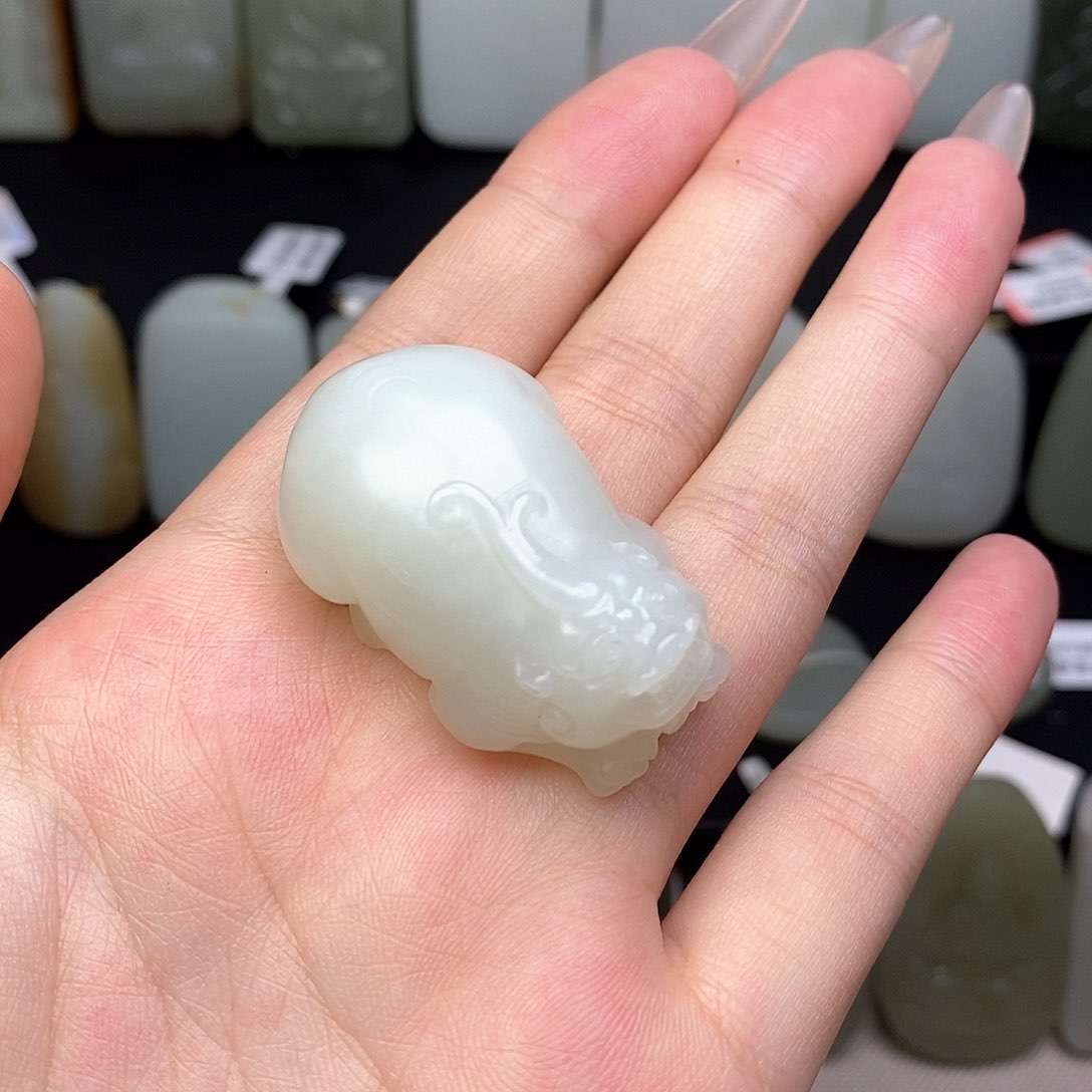 和田玉颈饰未镶嵌转****单