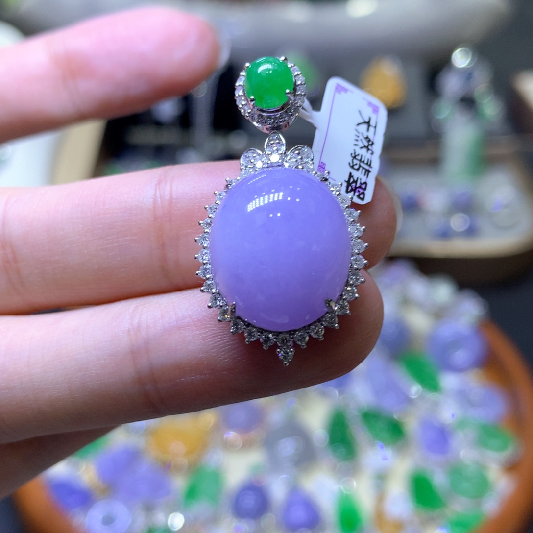 【闪购商品】翡翠颈饰18K金镶嵌翡翠吊坠项链