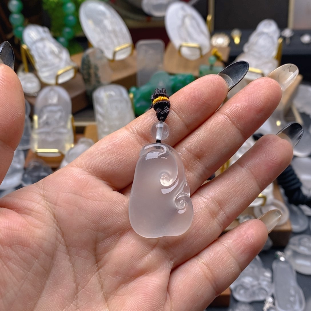 石英质玉颈饰未镶嵌