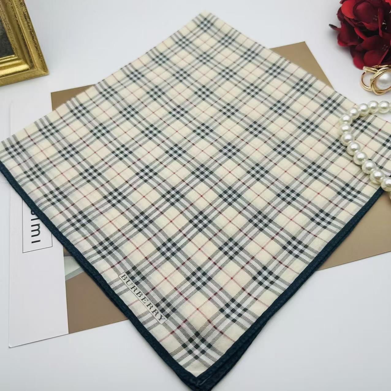 99新 BURBERRY/博柏利 海囤 巴宝莉 丝巾/yy03460