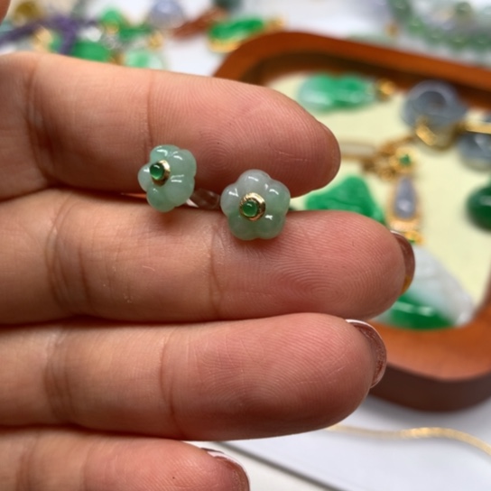 翡翠颈饰18K金镶嵌翡翠