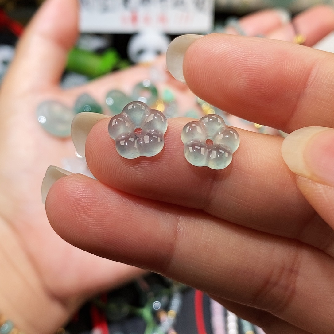 翡翠未镶嵌颈饰冰种大花一对