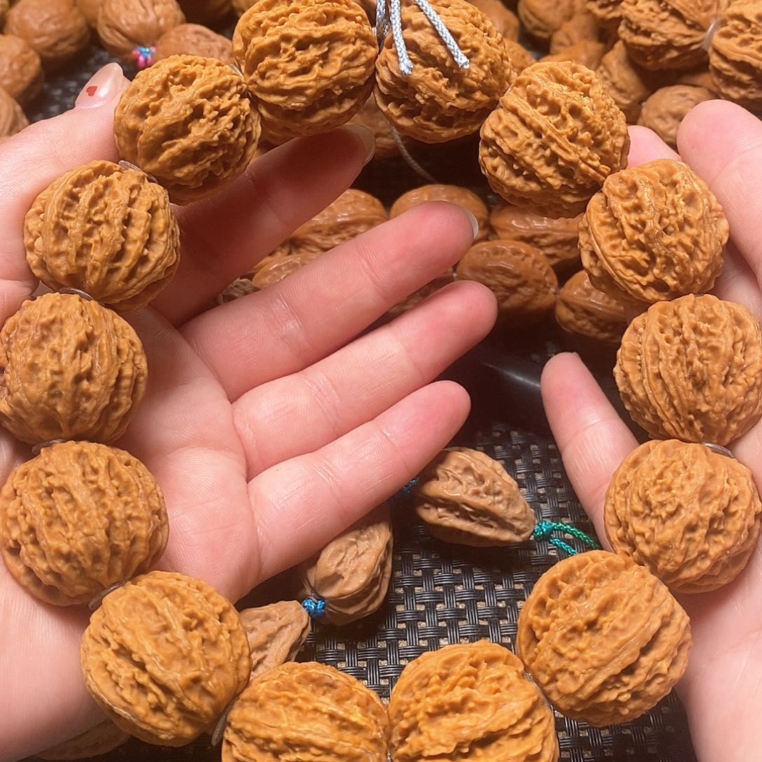 文玩核桃手串粗筋绣球