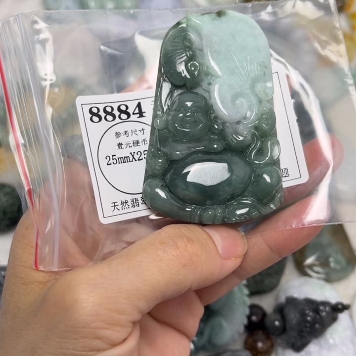 欣***E翡翠未镶嵌颈饰8884