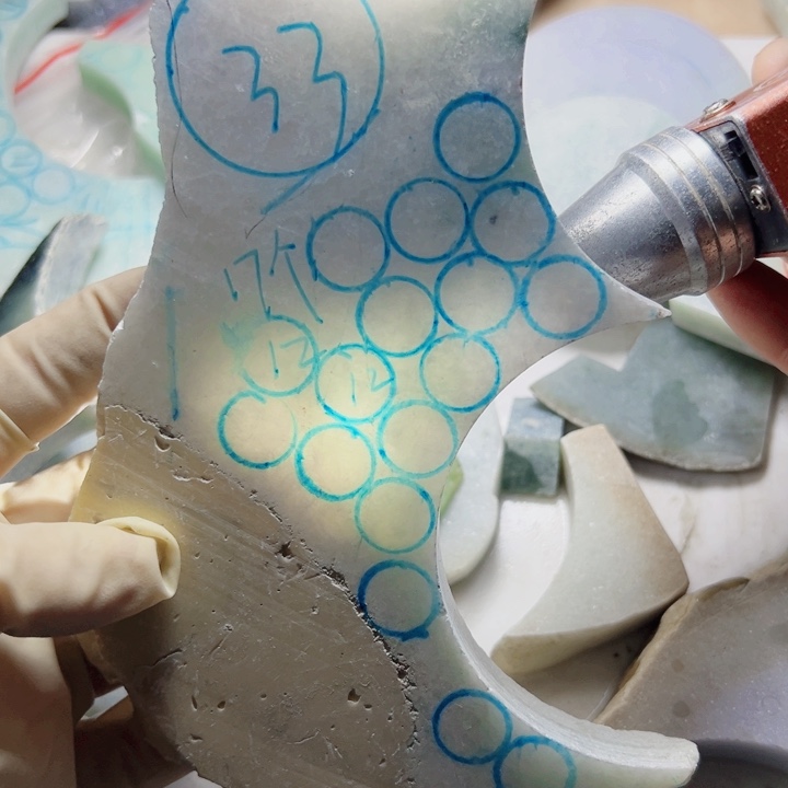 翡翠颈饰未镶嵌翡翠片料