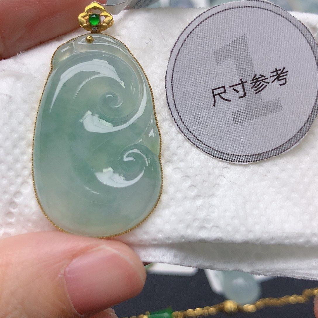 颈饰18K金镶嵌翡翠天然缅甸A货翡翠