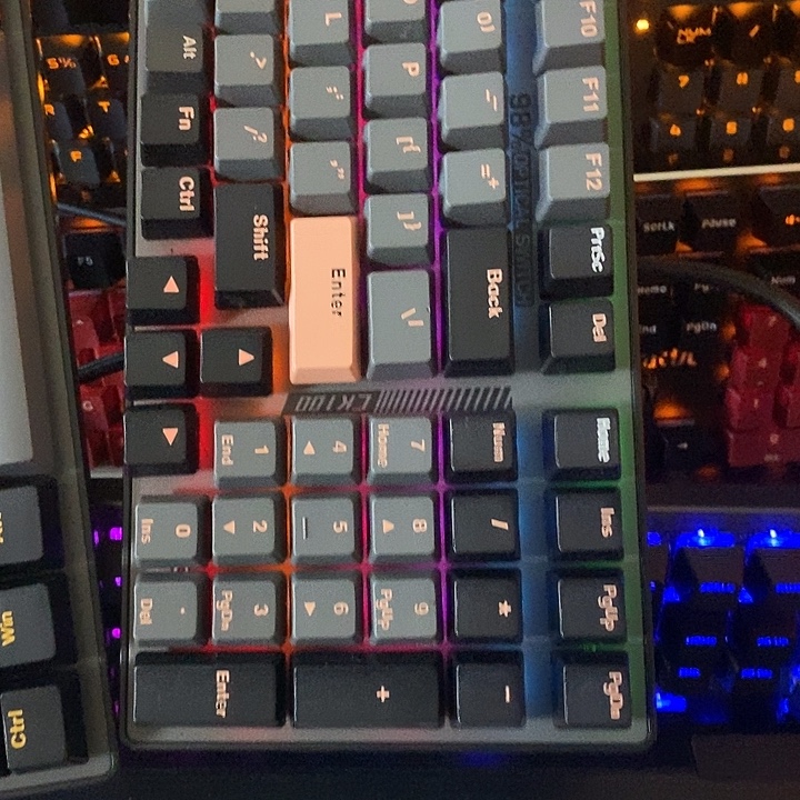 声***慢8新网吧同款有线游戏键盘