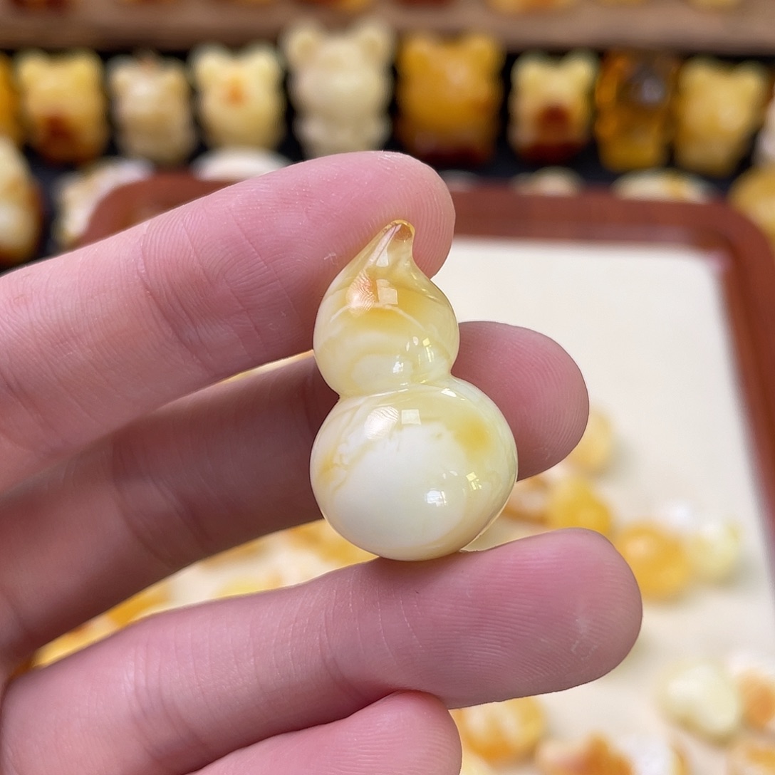 琥珀珠宝奇石未镶嵌