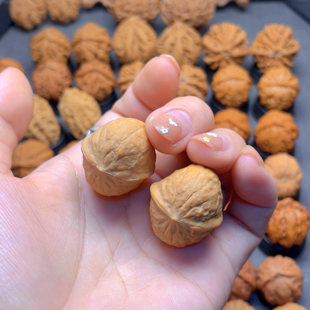 苏****核桃文玩啊件小木鱼