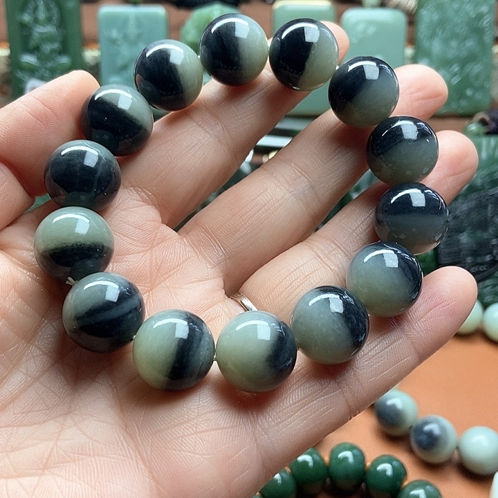 老***明和田玉未镶嵌颈饰