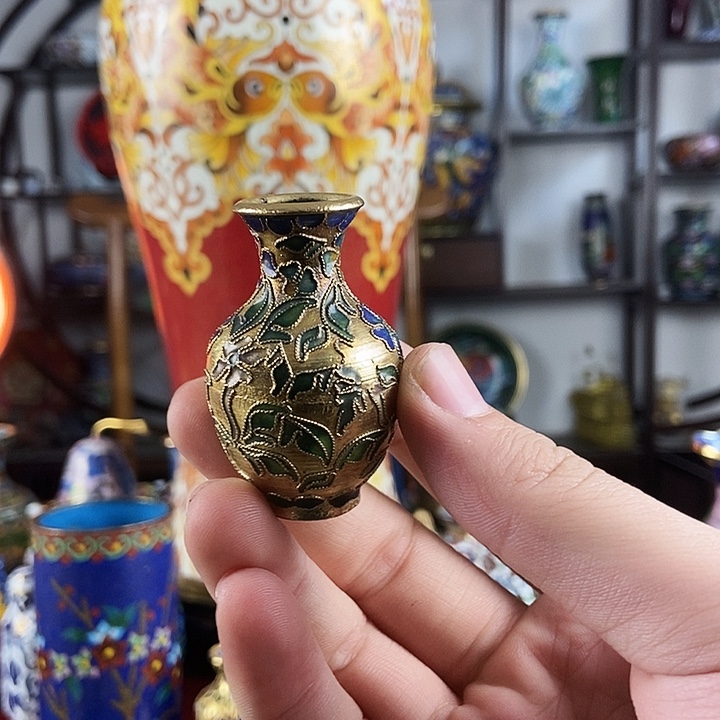 用***9铜景泰蓝创汇金地花丝瓶