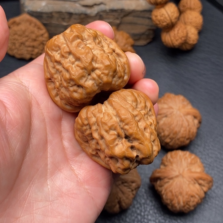 桃核把件尺寸39哇哇