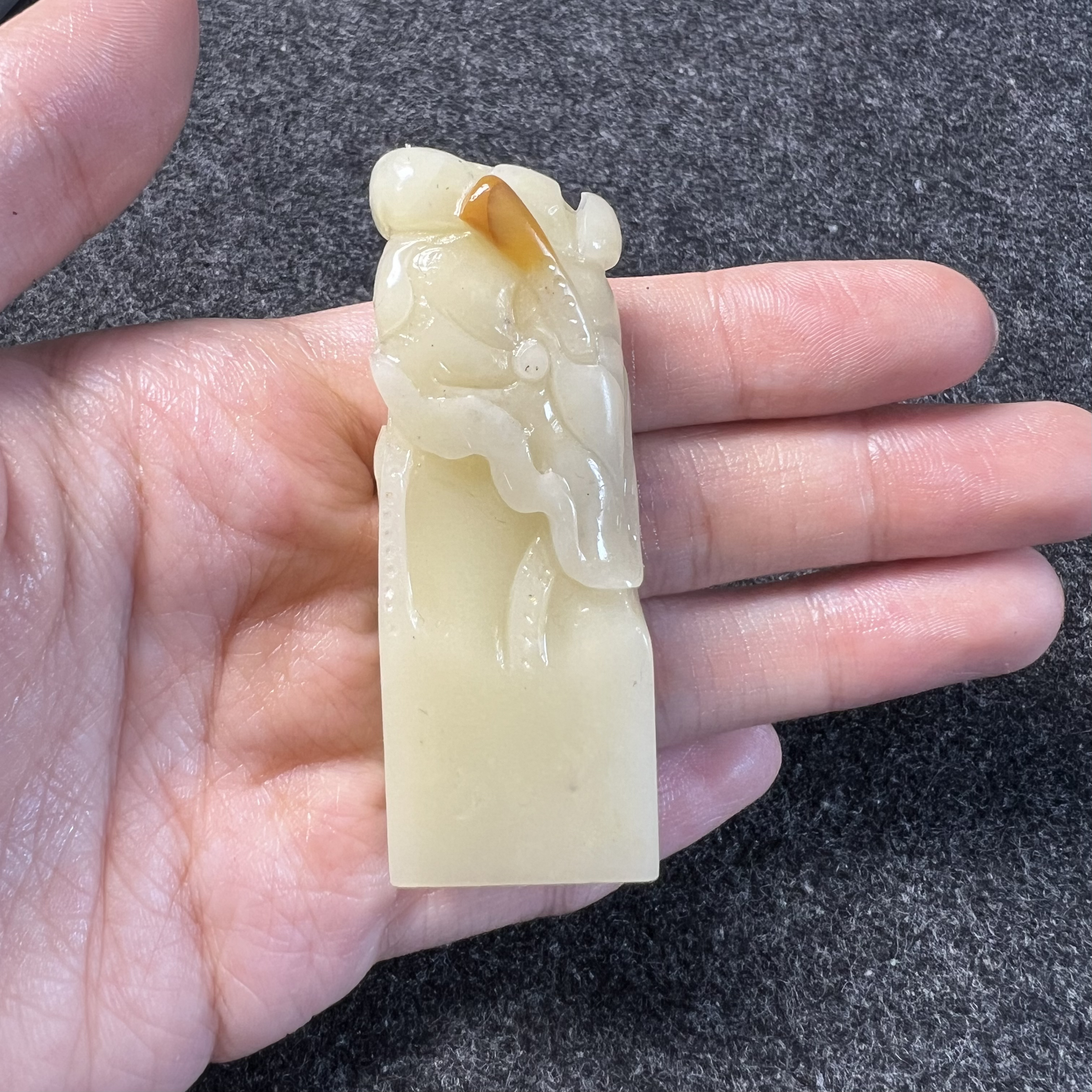 寿山石  尺寸6-2-1.5厘米