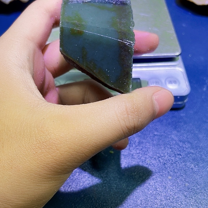 未镶嵌和田玉（糖玉）珠宝半成品