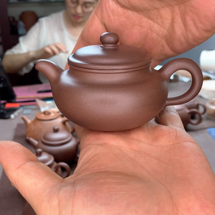 茶壶紫砂走***中仿古壶，底槽清容量150c c