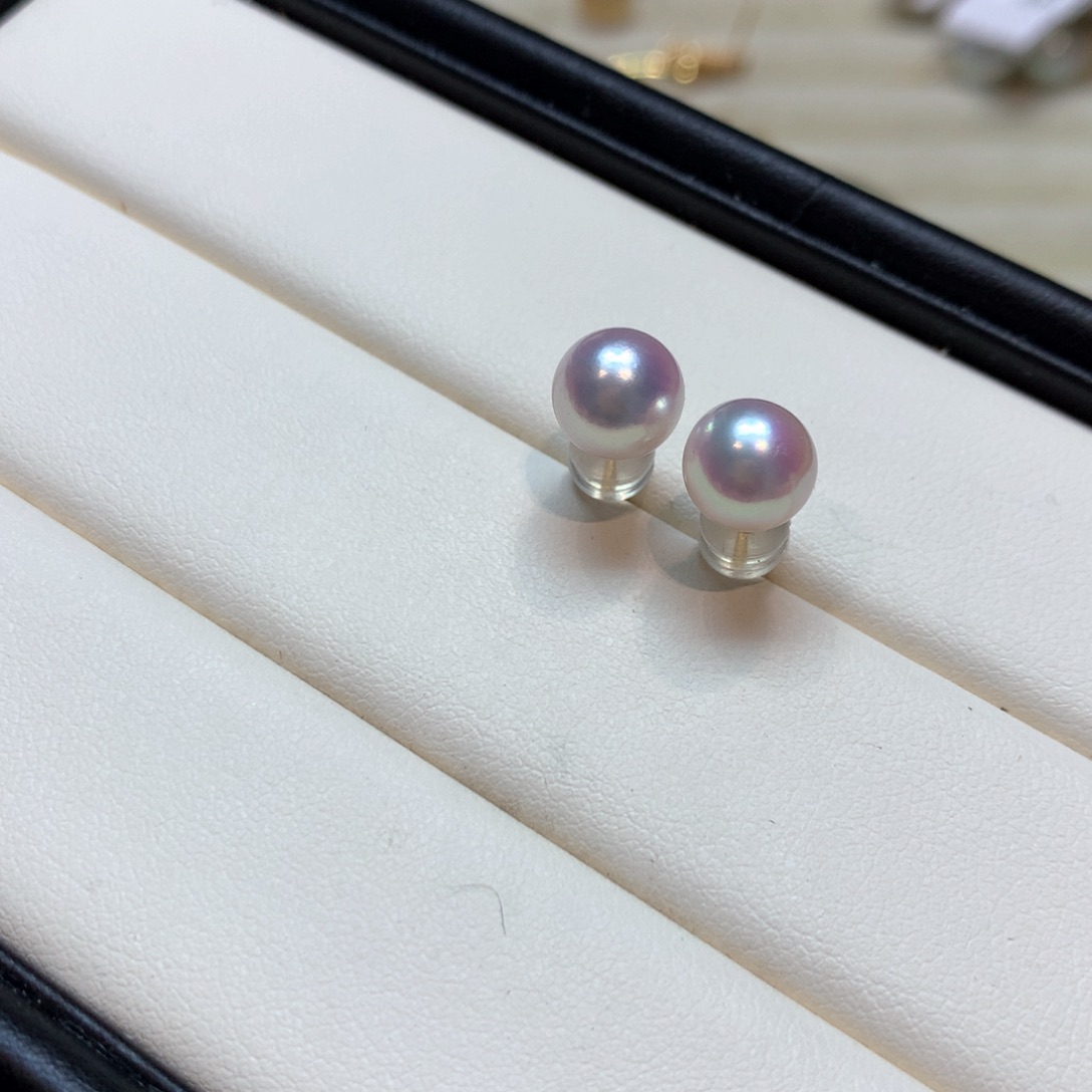 18K金镶嵌海水珍珠耳饰